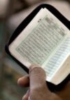 Cetak Alquran dengan Logo Yayasan Terpercaya